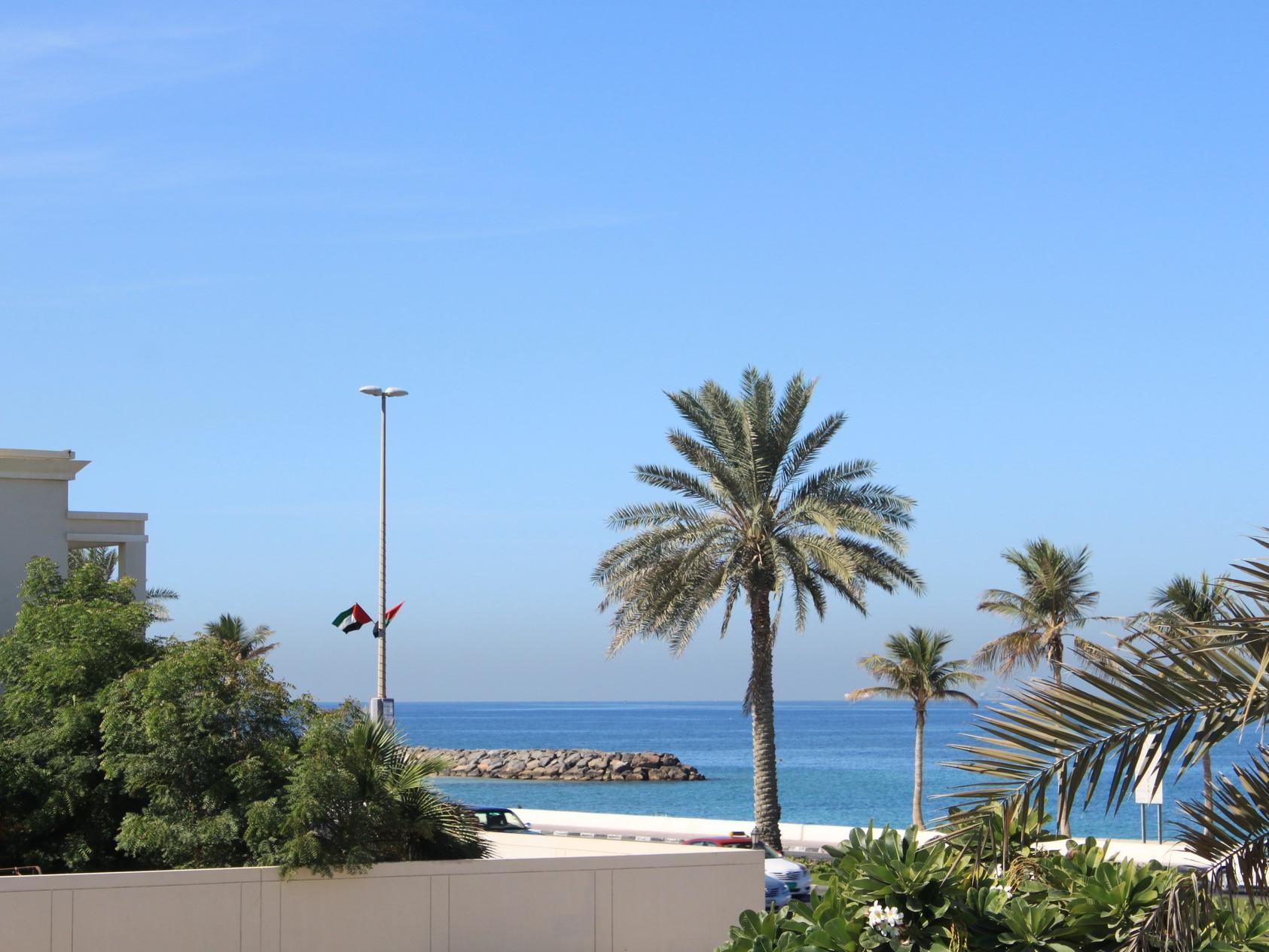 Al Corniche Hotel Sharjah Exterior foto